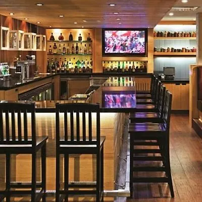 Hotel Halifax 4*,